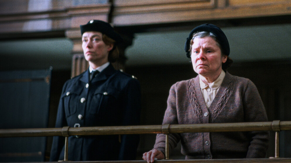 Watch Vera Drake | Netflix