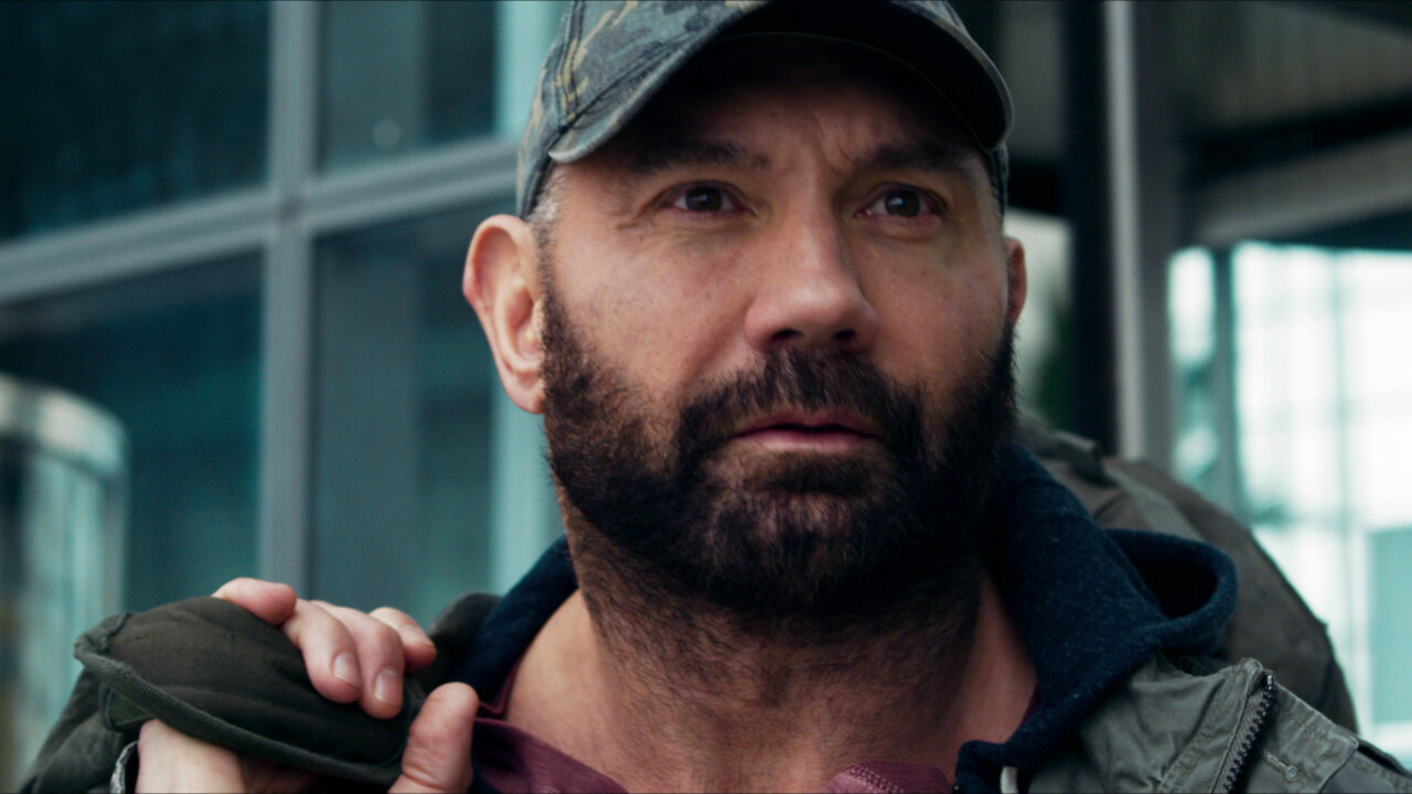 Trailer de Refém do Jogo mostra Dave Bautista em ação em jogo de